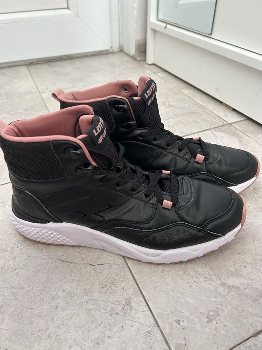 Обувки LOTTO есенни