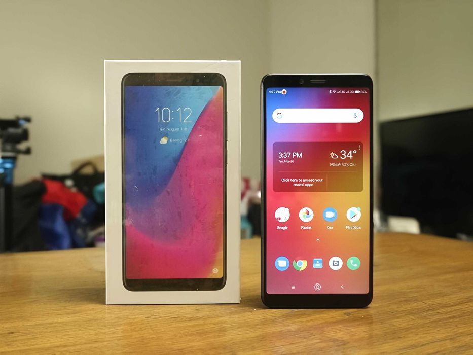 Телефон Lenovo K5 Pro в металлическом корпусе.