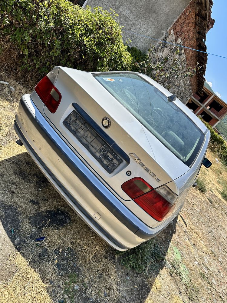 Продава се BMW 320 На части