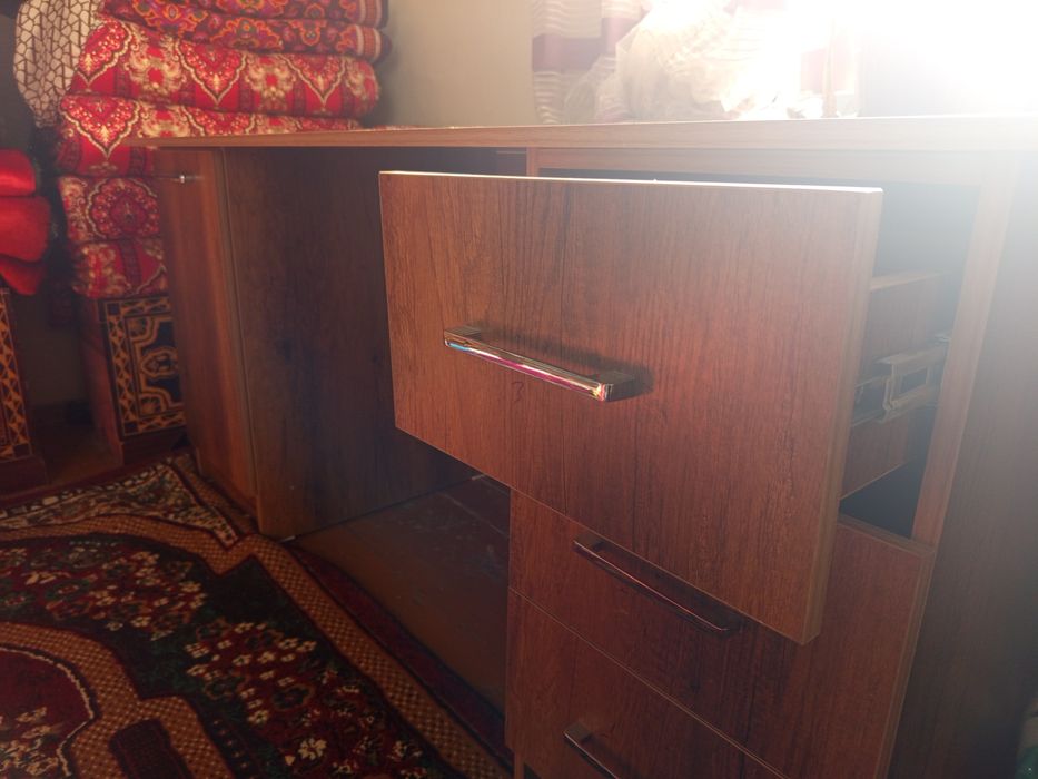 Stol stul kreslo sotiladi