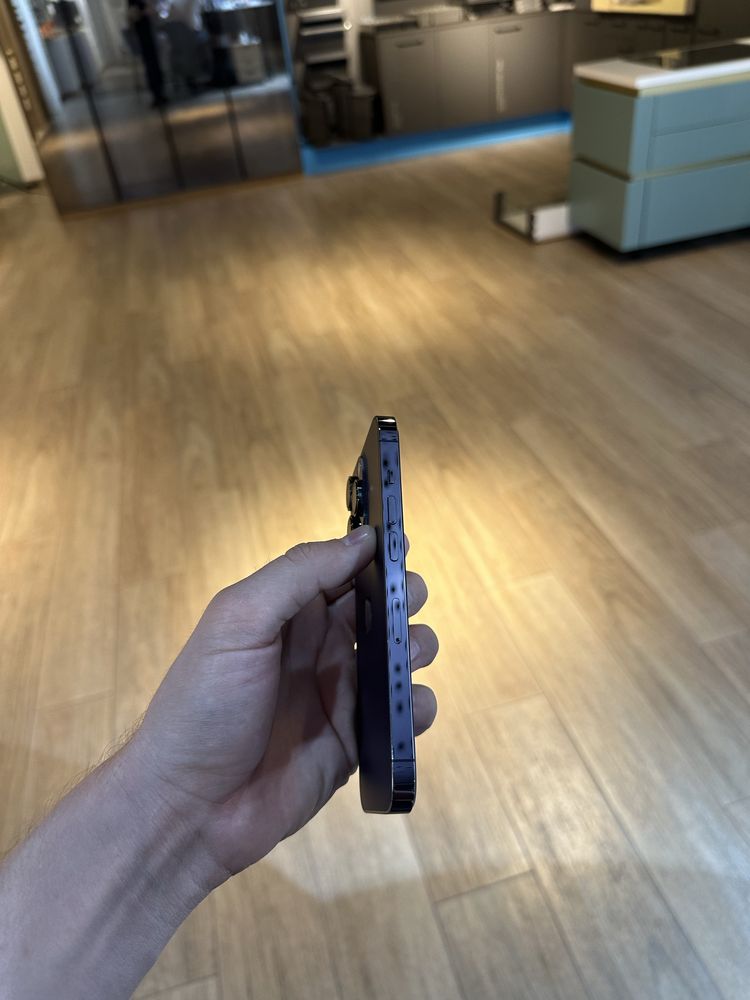 продается Apple 14 pro