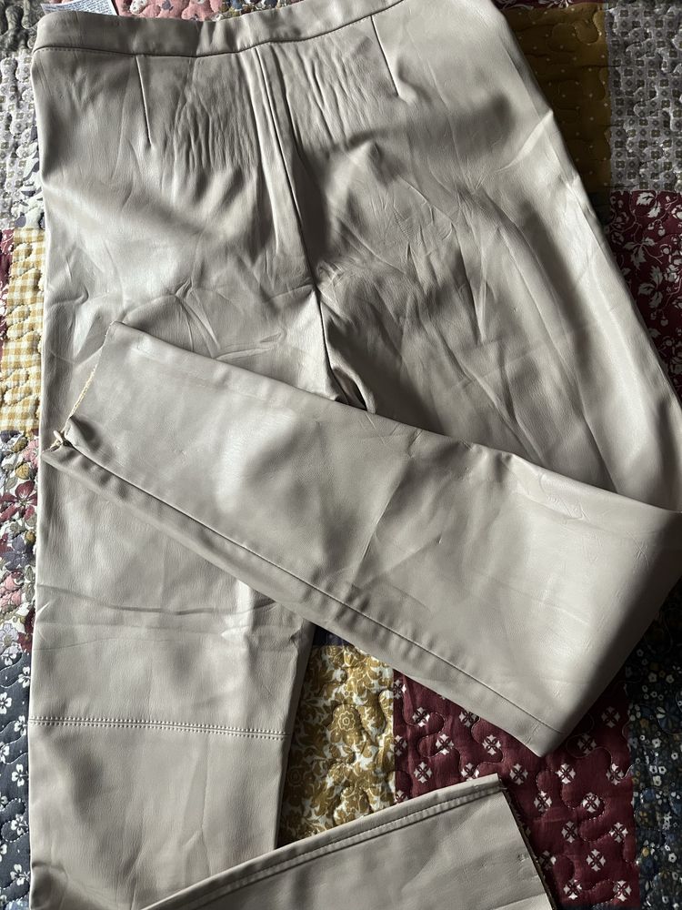 Zara pantaloni imitatie piele, marime s, 25 perechea