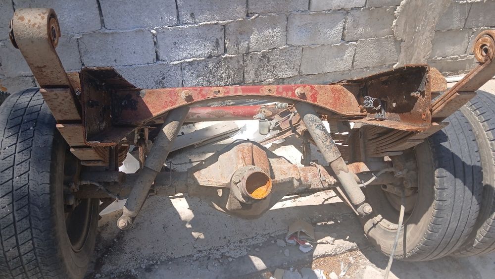 Vind motor 3,0 ,cabină, punte spate,bena ,lift totul de iveco