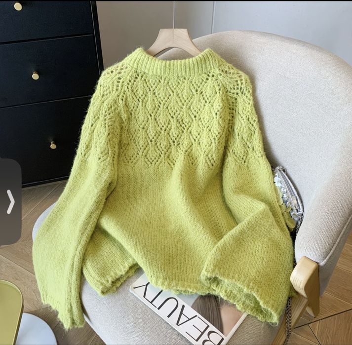 Свитер женский с бантом