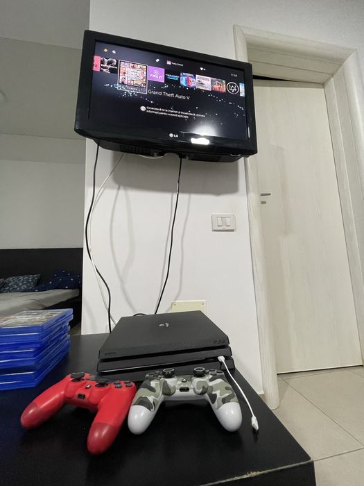 Vand Playstation 4 PRO 1T