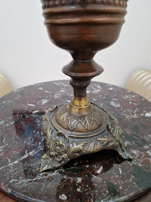 Рядка антикварна ренесансова бронзова кана с орнаменти