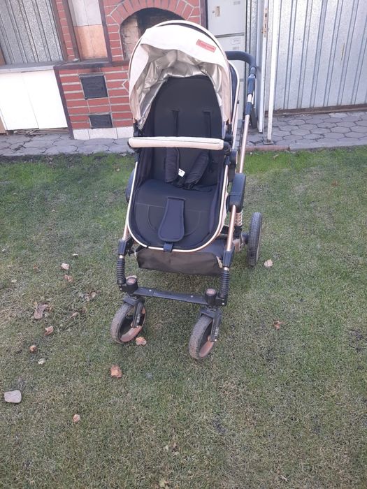 Коляска торг есть.