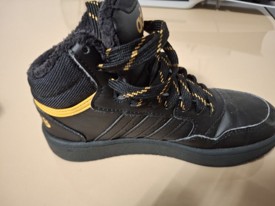 Incaltaminte copii iarna Adidas nr. 32 pentru baieti