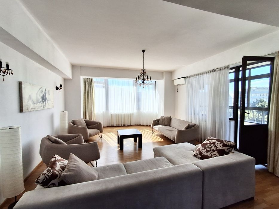 Apartament spațios 5 camere – loc de parcare- Arcul de Triumf