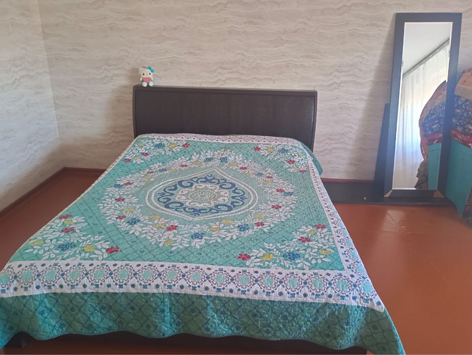 кровать для спальни