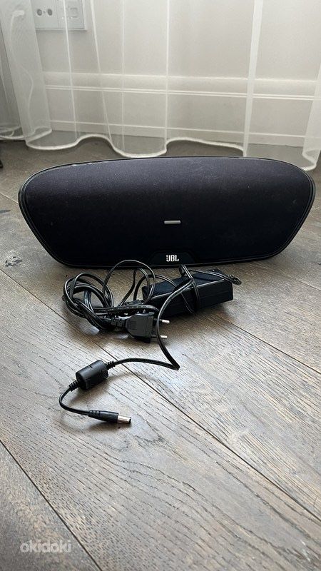 Проводная колонка JBL