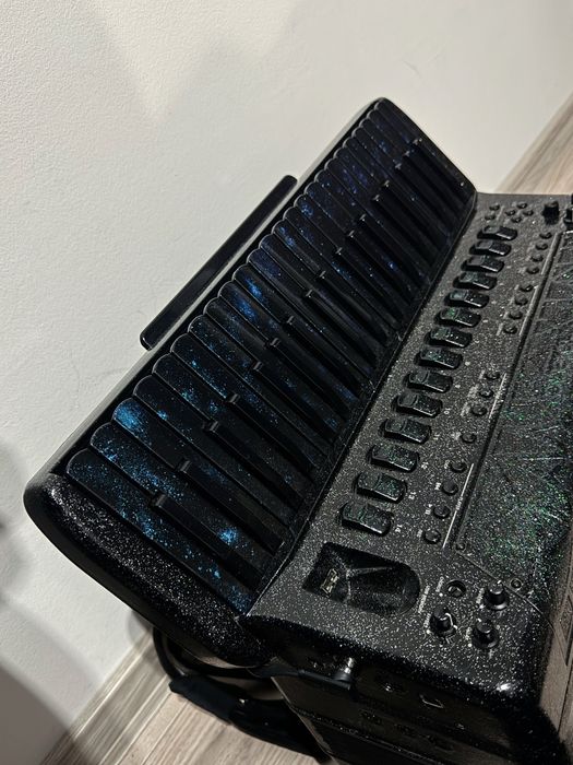 Vând Roland fr8x unicat