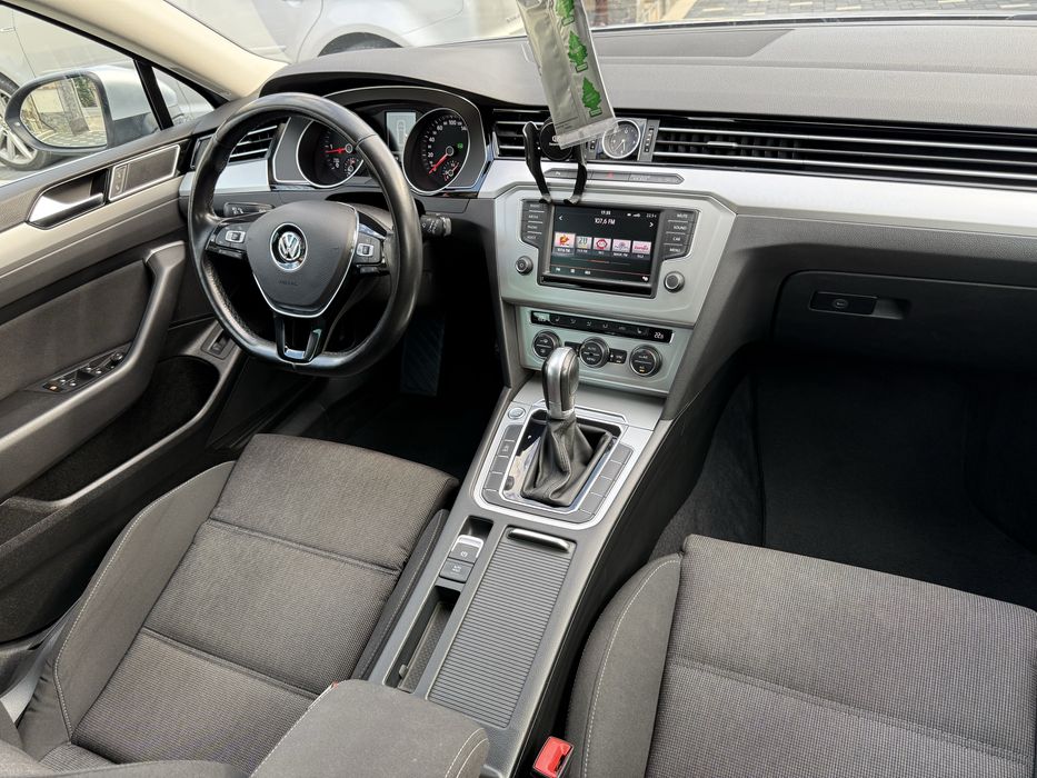Vw Passat 2.0tdi-150cp DSG 2016 comfortline LED/camera/padele/senzori/