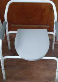 Продаётся санитарной стул для инвалидов. Состояние  отличное состояние