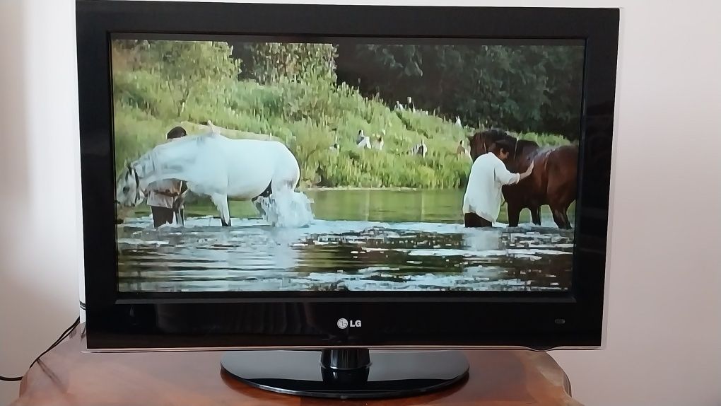 Телевизор ЖК LG 32" 81см