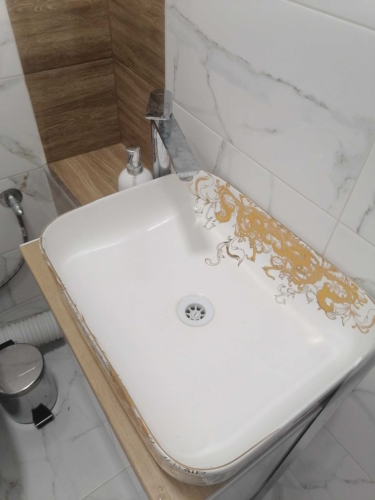 Дава се под наем Магазин в Харманли - 26 кв.м за 255 € - Снимка #4