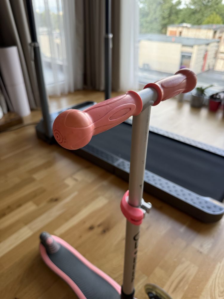 Детска светеща тротинетка Globber