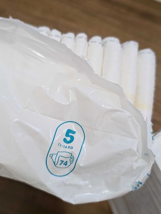 Scutece Pampers Premium nr. 5