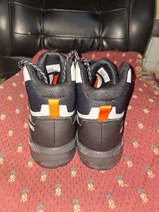 Обувки Adidas Terrex