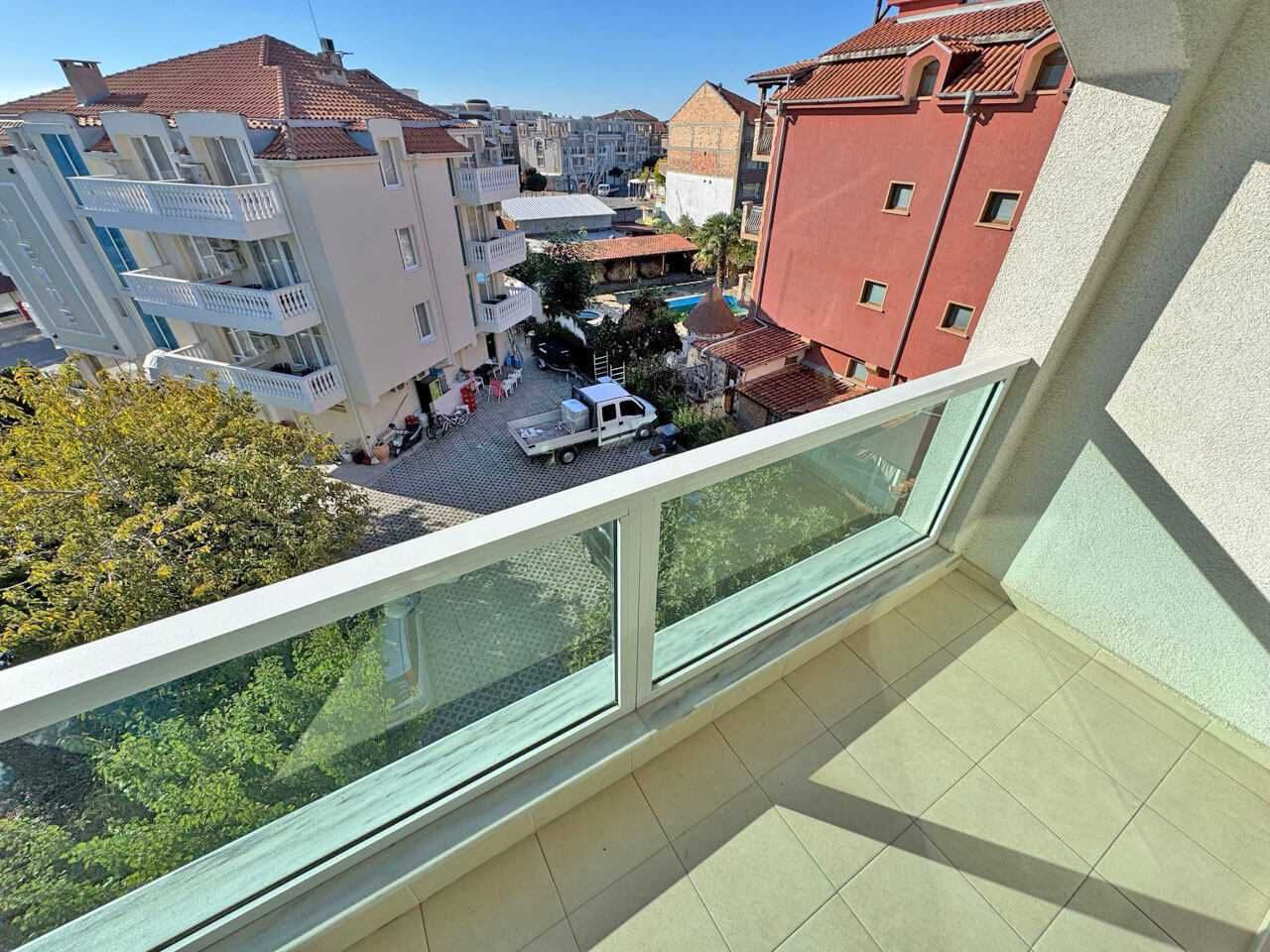 Продава се Тристаен апартамент в с. Равда, Област Бургас - 70 кв.м за 1643 €/кв.м - Снимка #11