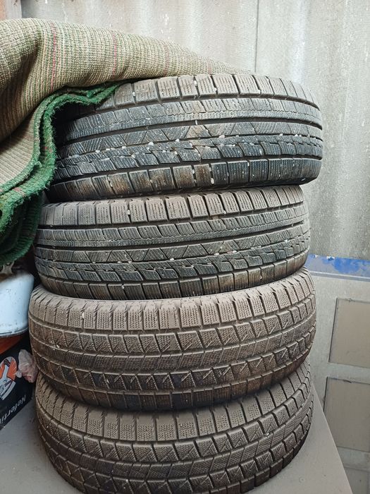 Продам шины  в отличном состоянии