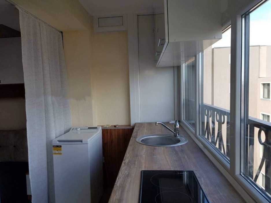 Дава се под наем Едностаен апартамент в Пловдив, Център - 45 кв.м за 350 € - Снимка #2