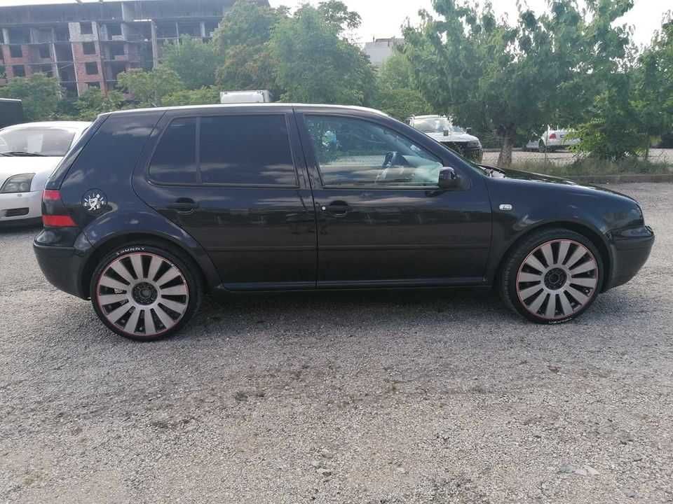 Продавам Volkswagen Golf 4