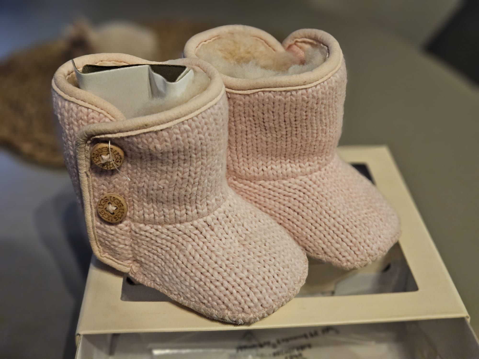 Vând UGG bebeluș, roz (originale)