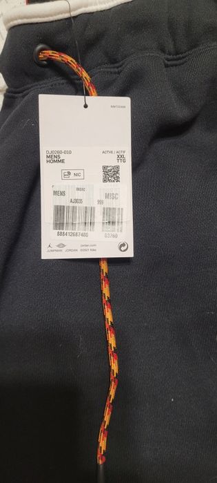 Vând joggers man nike