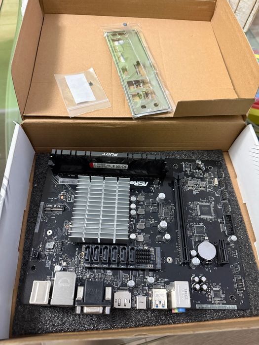 Placă de bază ASRock N100M + 32GB RAM DDR4 + adaptor M.2 to SATA 6x