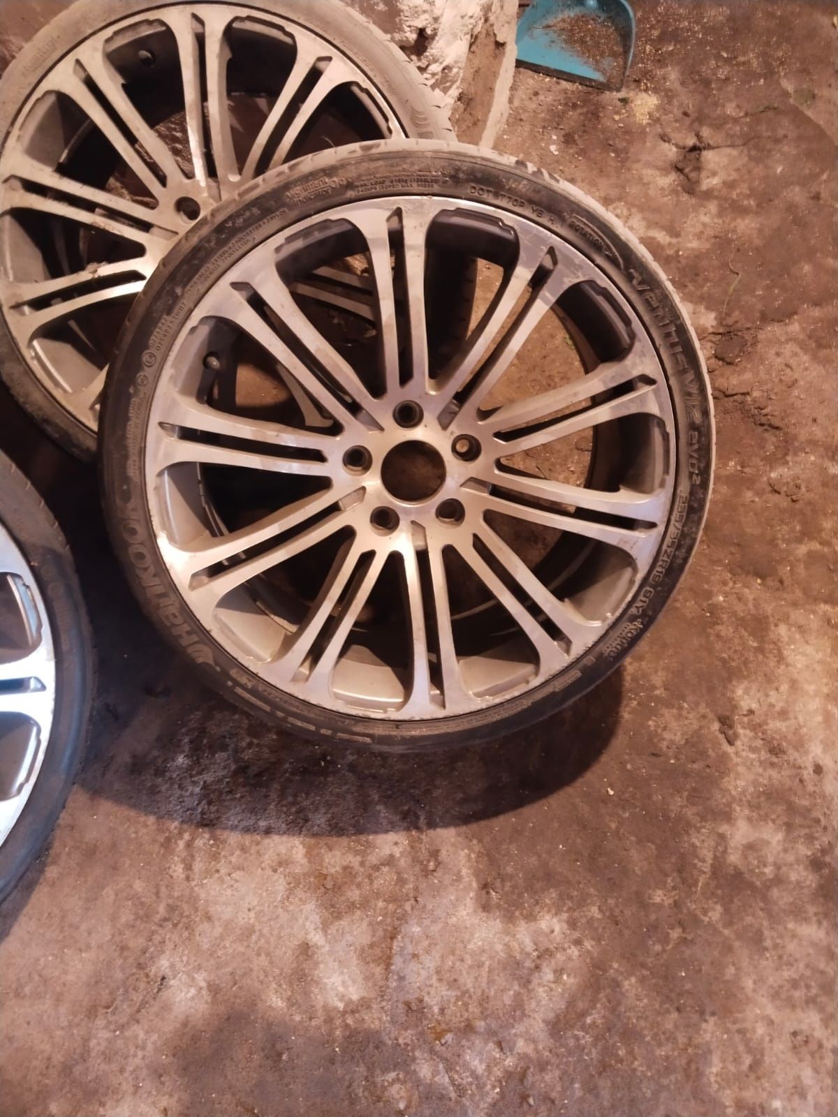 Jante BMW 235/35R19