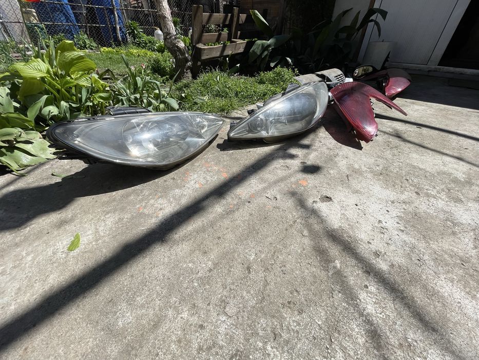 Едрогабаритни части за Пежо 206