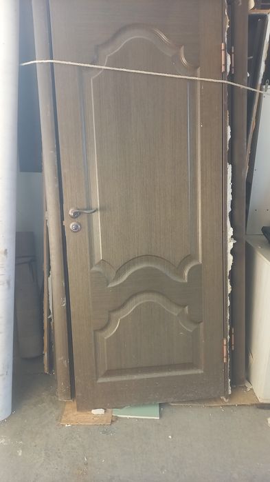 Продам межкомнатную дверь