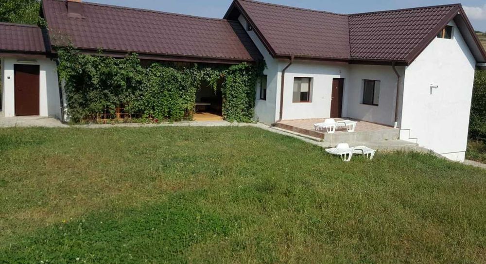 casa 2 camere de inchiriat ( 500m de rond Pacurari )