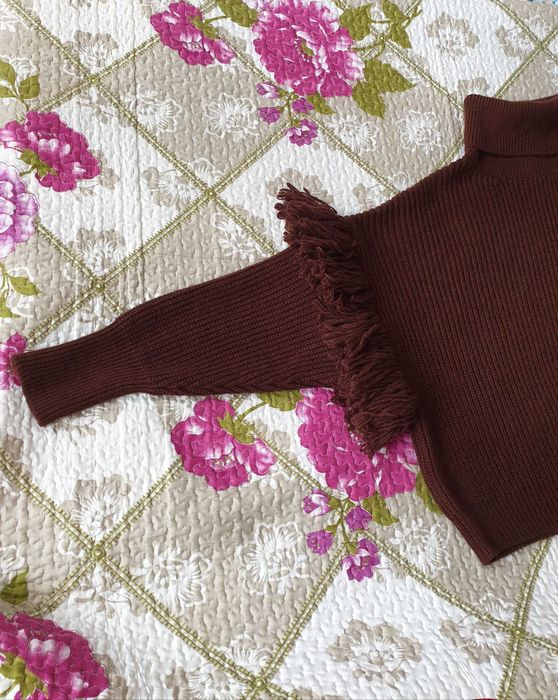 Pulover maro gros franjuri mix lana Essentiel Antwerp