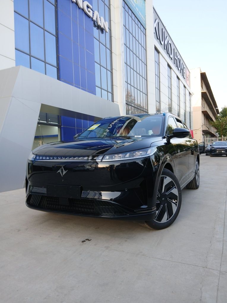 Dongfeng 008 ultra  gibrid va elektr pazitsyalari bor Nalichi