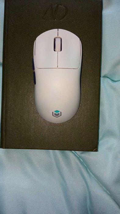 Продам игровую мышку RED square IO NOVA SE