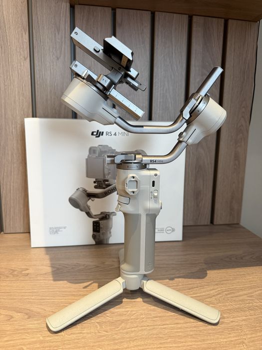 NOU - DJI RS 4 Mini Stabilizator Gimbal 3 Axe