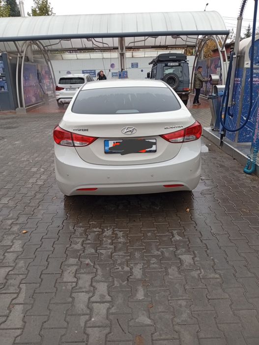 Hyundai Elantra 2012