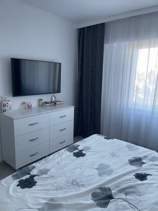 Apartament mondern (+garaj) - 3 camere decomandate, etajul 6/8