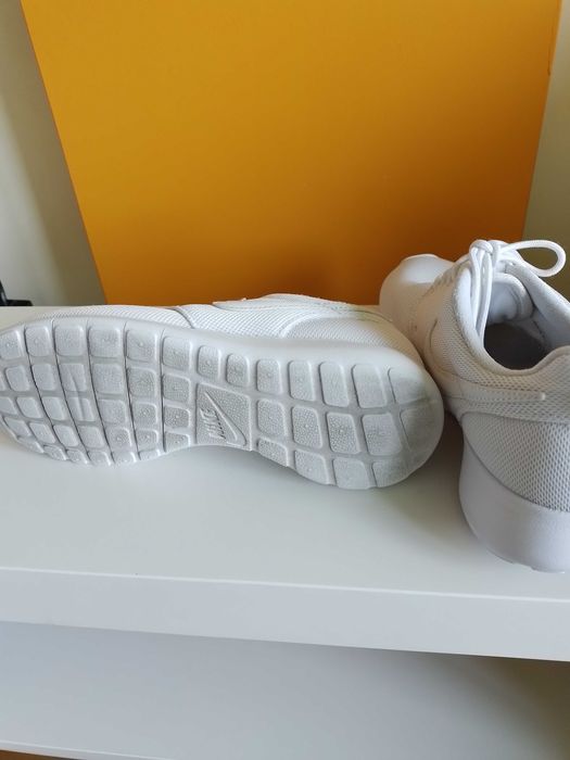 Сникърси NIKE номер 38