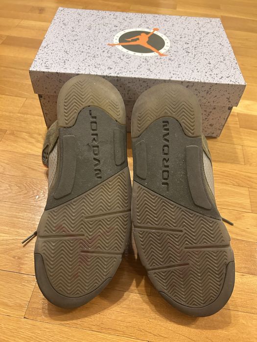 Jordan 5.  olive