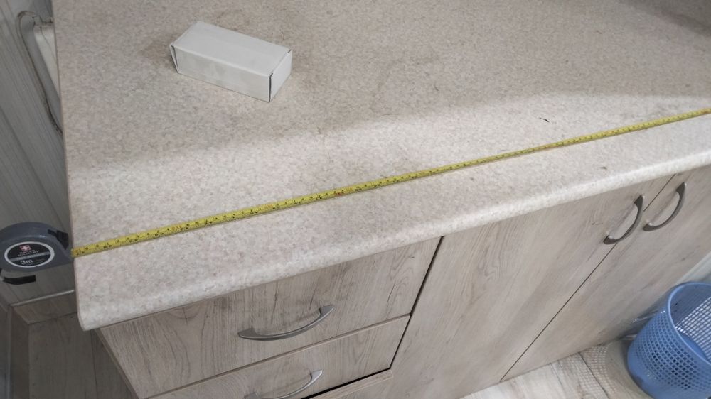 Кухонный гарнитур без мойка сотилади