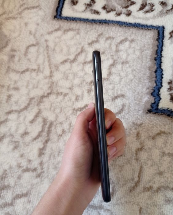 Redmi 7 telefoni sotuvda