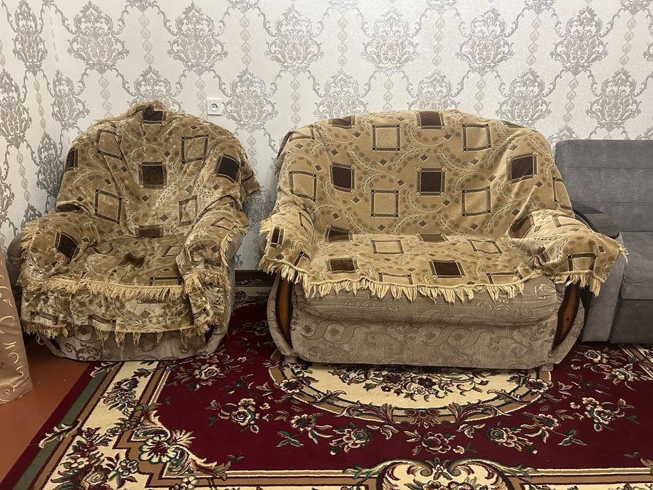 Диван и кресло в хорошем состоянии