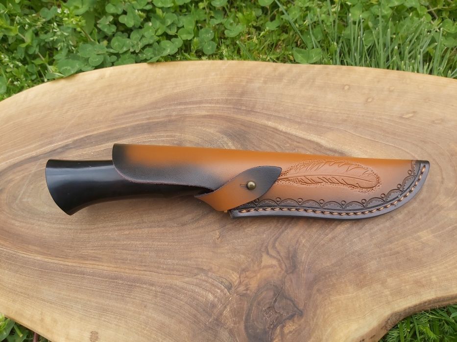Ловен нож с кожена кания,три слоя стомана LN408