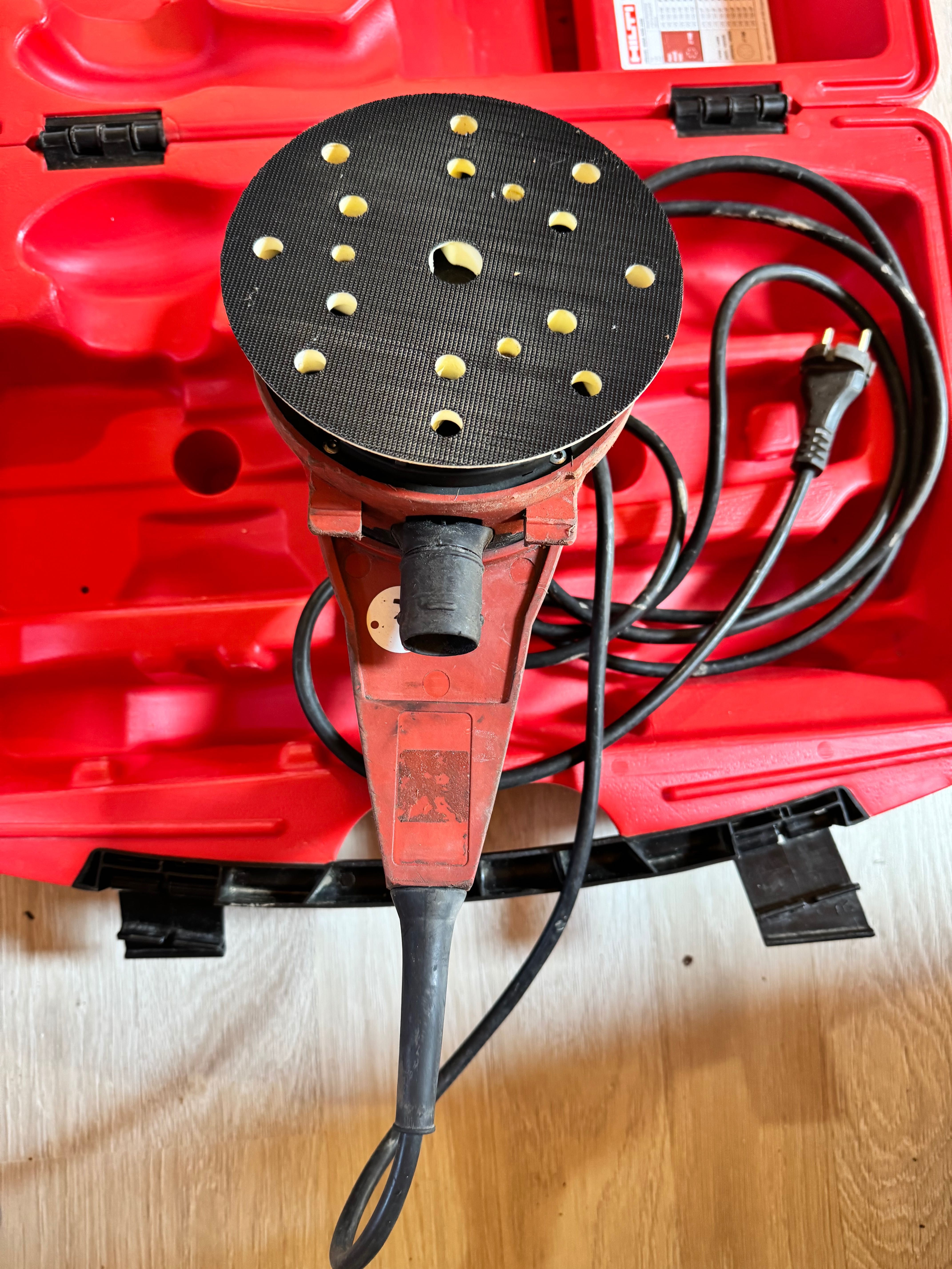 Hilti WFE 450 Е Ексцентрикова шлайфмашина - Със куфар и нова подложка