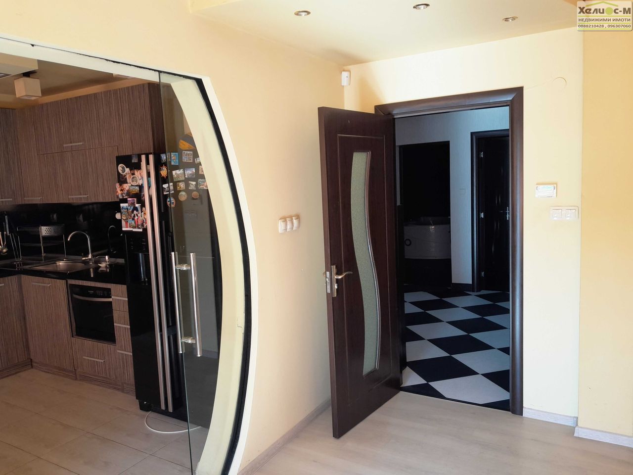 Продава се Тристаен апартамент в Монтана, Широк център - 120 кв.м за 1105 €/кв.м - Снимка #2