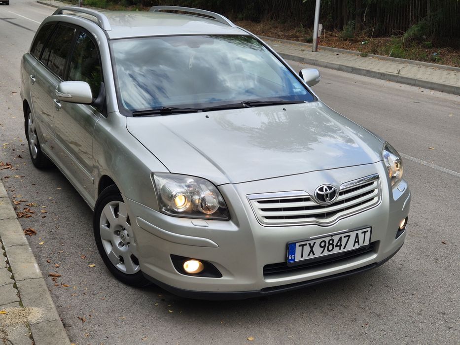 Продавам Тойота Авенсис 2.2 D4D