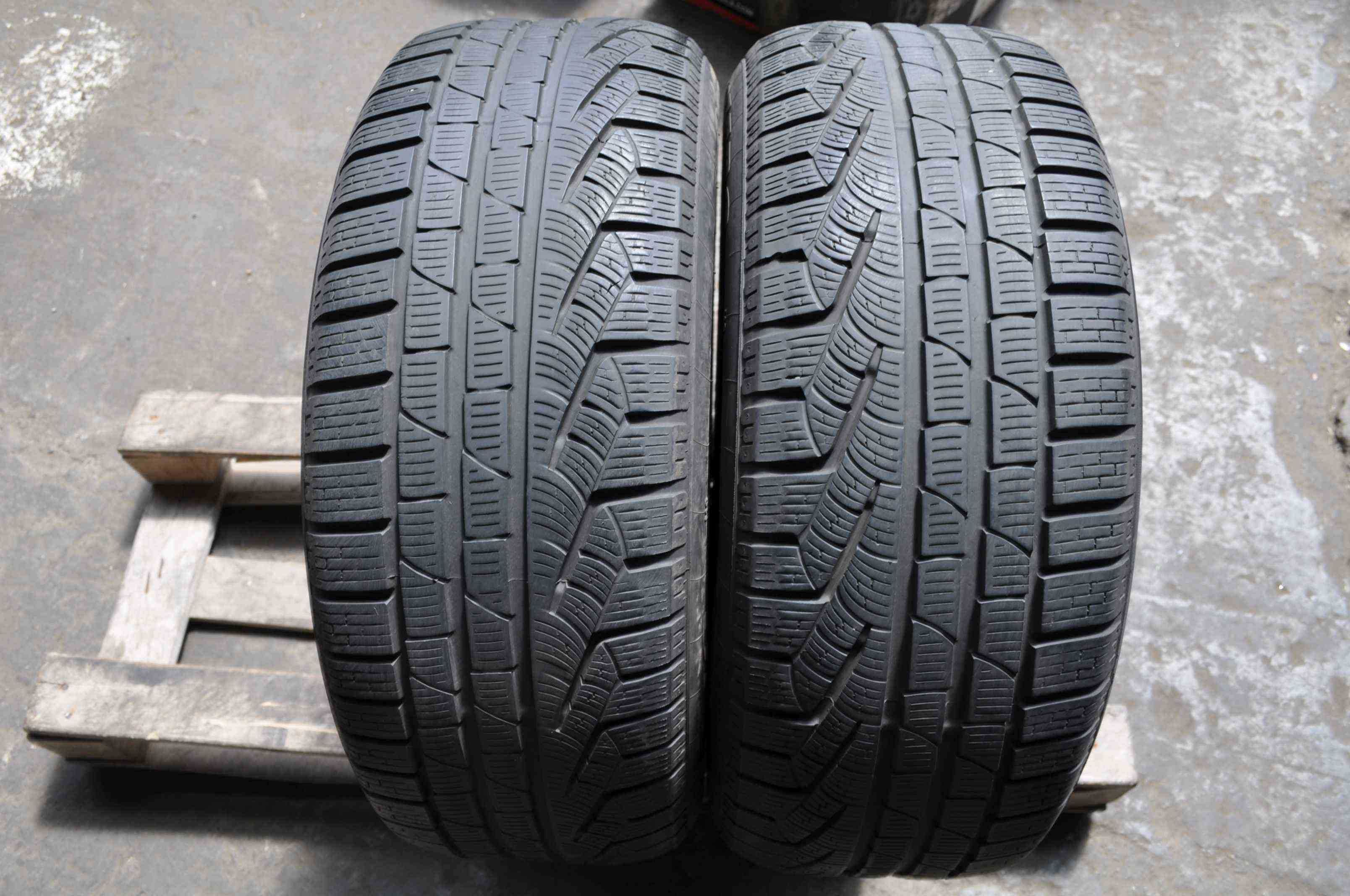 SET 2 Anvelope Iarna 245/55 R17 PIRELLI Sottozero Winter 240